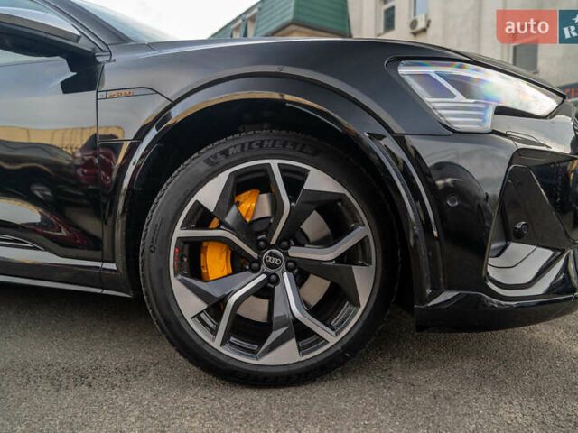 Чорний Ауді E-Tron, об'ємом двигуна 0 л та пробігом 54 тис. км за 45900 $, фото 4 на Automoto.ua