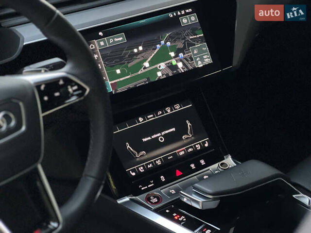 Черный Ауди E-Tron, объемом двигателя 0 л и пробегом 26 тыс. км за 49500 $, фото 28 на Automoto.ua