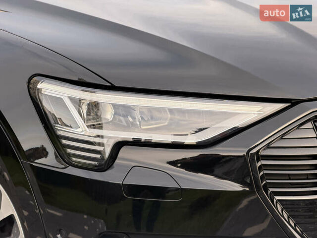 Черный Ауди E-Tron, объемом двигателя 0 л и пробегом 45 тыс. км за 30900 $, фото 10 на Automoto.ua