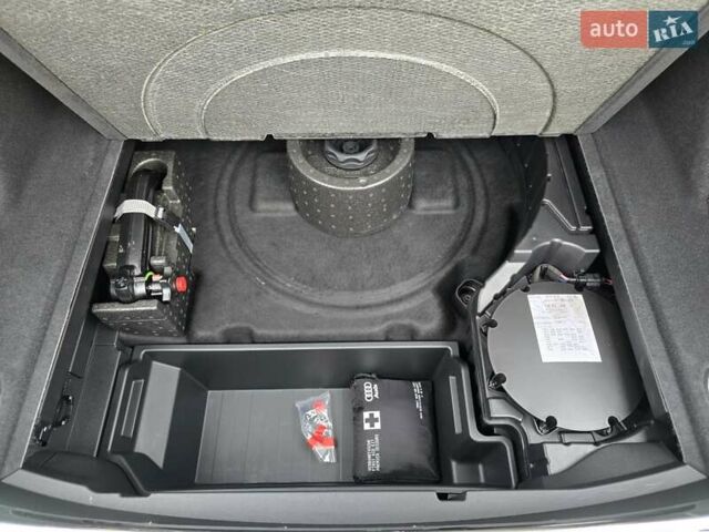 Черный Ауди E-Tron, объемом двигателя 0 л и пробегом 40 тыс. км за 48888 $, фото 78 на Automoto.ua