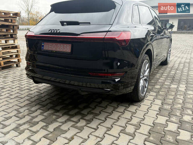 Чорний Ауді E-Tron, об'ємом двигуна 0 л та пробігом 89 тис. км за 35499 $, фото 8 на Automoto.ua