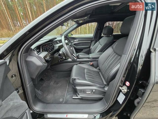 Чорний Ауді E-Tron, об'ємом двигуна 0 л та пробігом 61 тис. км за 47777 $, фото 56 на Automoto.ua