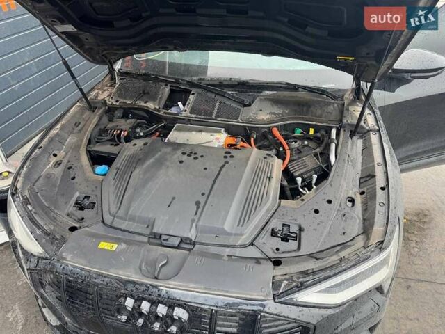 Чорний Ауді E-Tron, об'ємом двигуна 0 л та пробігом 81 тис. км за 25900 $, фото 18 на Automoto.ua