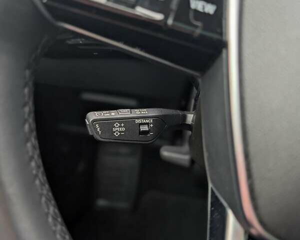 Чорний Ауді E-Tron, об'ємом двигуна 0 л та пробігом 45 тис. км за 41500 $, фото 12 на Automoto.ua