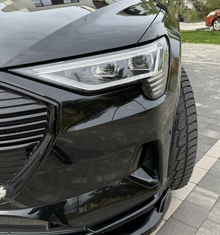 Черный Ауди E-Tron, объемом двигателя 0 л и пробегом 20 тыс. км за 45000 $, фото 14 на Automoto.ua