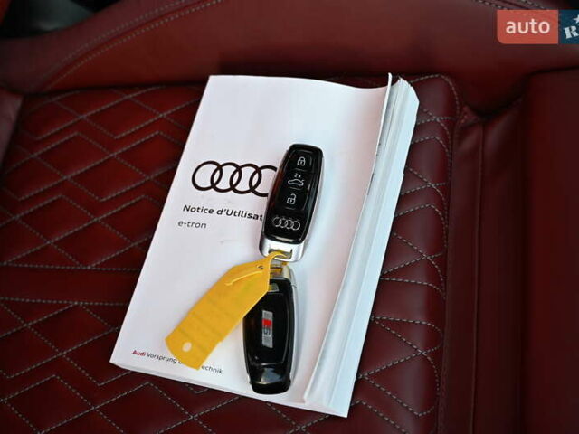 Черный Ауди E-Tron, объемом двигателя 0 л и пробегом 65 тыс. км за 44284 $, фото 18 на Automoto.ua