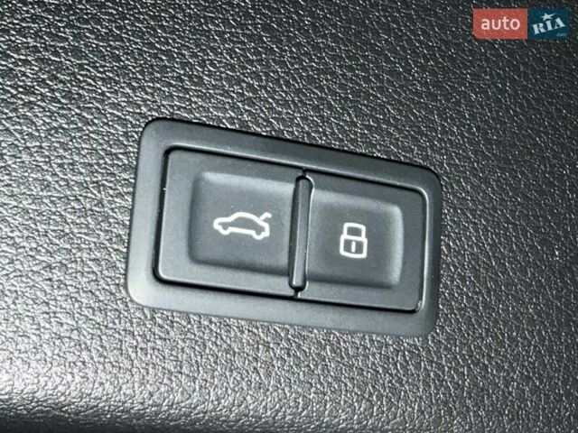 Чорний Ауді E-Tron, об'ємом двигуна 0 л та пробігом 103 тис. км за 36600 $, фото 14 на Automoto.ua