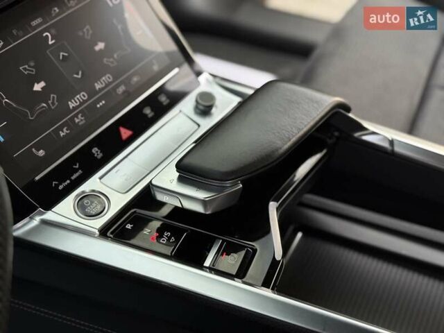 Черный Ауди E-Tron, объемом двигателя 0 л и пробегом 150 тыс. км за 31950 $, фото 41 на Automoto.ua