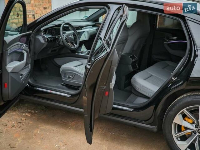 Черный Ауди E-Tron, объемом двигателя 0 л и пробегом 40 тыс. км за 48888 $, фото 45 на Automoto.ua