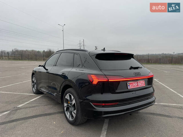 Черный Ауди E-Tron, объемом двигателя 0 л и пробегом 89 тыс. км за 39900 $, фото 17 на Automoto.ua