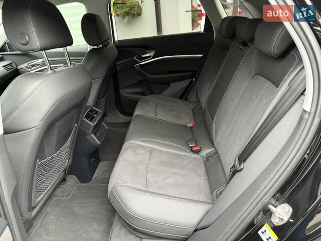 Черный Ауди E-Tron, объемом двигателя 0 л и пробегом 64 тыс. км за 31700 $, фото 29 на Automoto.ua