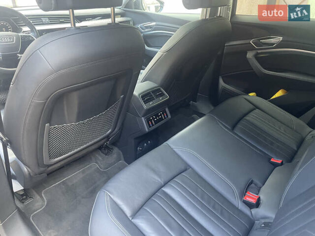 Черный Ауди E-Tron, объемом двигателя 0 л и пробегом 45 тыс. км за 30800 $, фото 22 на Automoto.ua