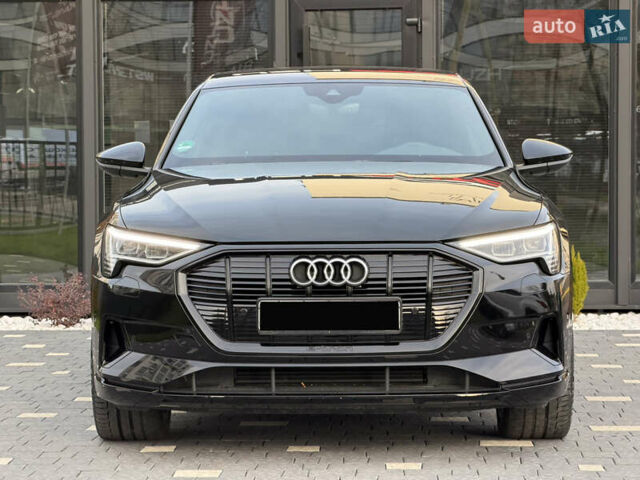 Черный Ауди E-Tron, объемом двигателя 0 л и пробегом 45 тыс. км за 30900 $, фото 2 на Automoto.ua