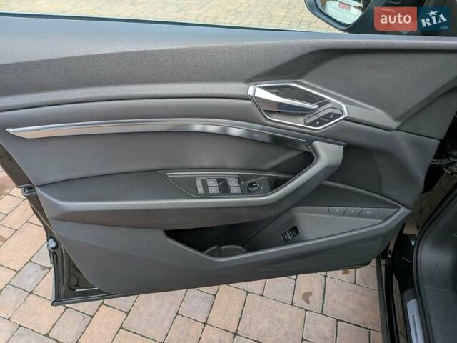 Черный Ауди E-Tron, объемом двигателя 0 л и пробегом 95 тыс. км за 29800 $, фото 23 на Automoto.ua