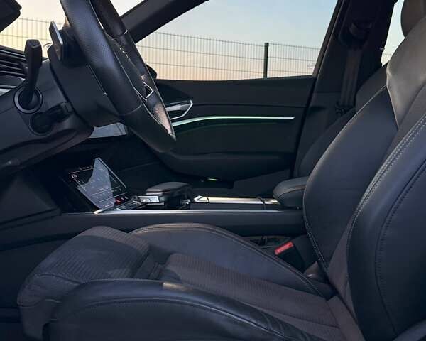 Черный Ауди E-Tron, объемом двигателя 0 л и пробегом 68 тыс. км за 45000 $, фото 21 на Automoto.ua