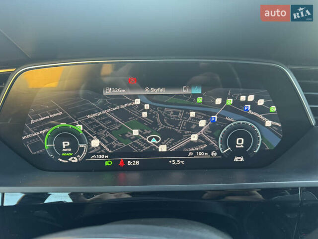 Черный Ауди E-Tron, объемом двигателя 0 л и пробегом 129 тыс. км за 27777 $, фото 23 на Automoto.ua