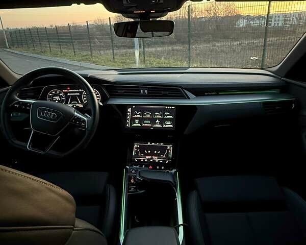 Черный Ауди E-Tron, объемом двигателя 0 л и пробегом 68 тыс. км за 45000 $, фото 15 на Automoto.ua