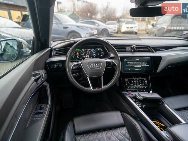 Чорний Ауді E-Tron, об'ємом двигуна 0 л та пробігом 54 тис. км за 45900 $, фото 16 на Automoto.ua