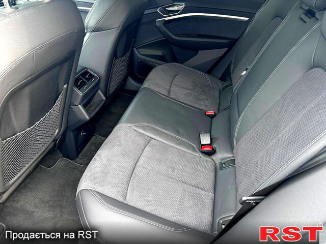 Чорний Ауді E-Tron, об'ємом двигуна 0.28 л та пробігом 34 тис. км за 35900 $, фото 12 на Automoto.ua