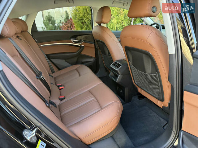 Чорний Ауді E-Tron, об'ємом двигуна 0 л та пробігом 79 тис. км за 29999 $, фото 62 на Automoto.ua