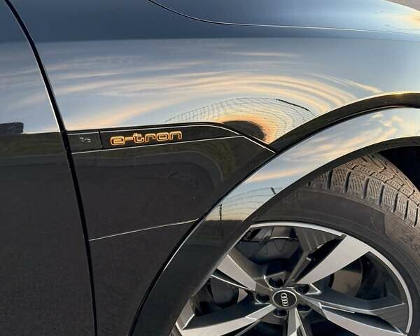 Черный Ауди E-Tron, объемом двигателя 0 л и пробегом 68 тыс. км за 45000 $, фото 10 на Automoto.ua