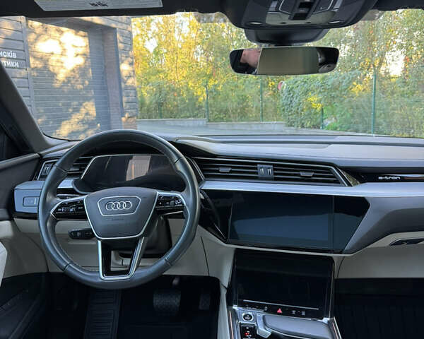 Черный Ауди E-Tron, объемом двигателя 0 л и пробегом 91 тыс. км за 36500 $, фото 26 на Automoto.ua