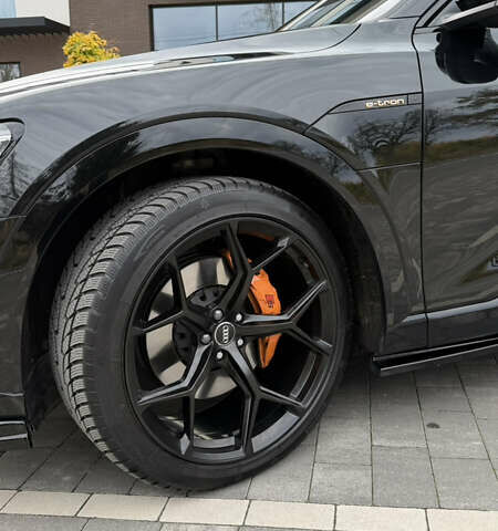 Черный Ауди E-Tron, объемом двигателя 0 л и пробегом 20 тыс. км за 45000 $, фото 4 на Automoto.ua