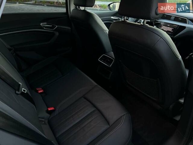 Ауди E-Tron 2022 в Виннице на Automoto.ua Черный Ауди E-Tron, объемом двигателя 0 л и пробегом 130 тыс. км за 28800 $, фото 27 на Automoto.ua
