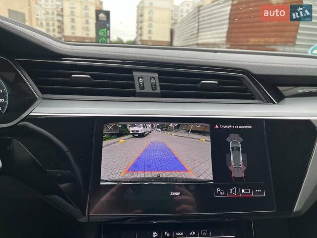 Черный Ауди E-Tron, объемом двигателя 0 л и пробегом 46 тыс. км за 33500 $, фото 2 на Automoto.ua