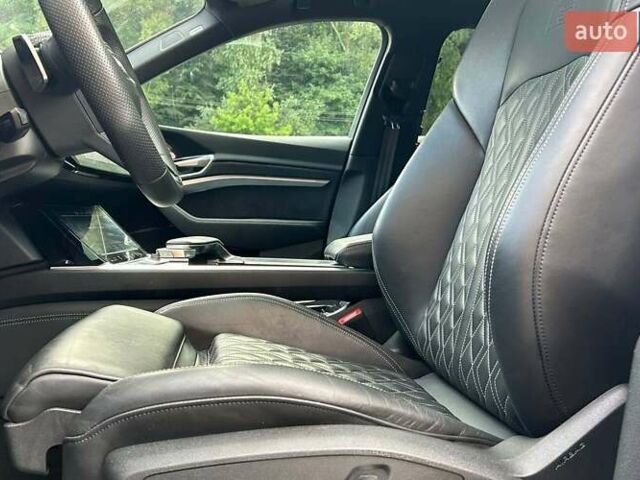 Чорний Ауді E-Tron, об'ємом двигуна 0 л та пробігом 83 тис. км за 43000 $, фото 13 на Automoto.ua