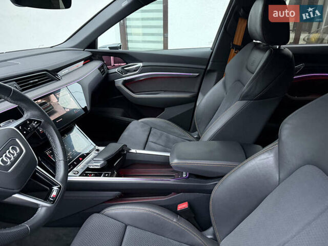 Черный Ауди E-Tron, объемом двигателя 0 л и пробегом 95 тыс. км за 38500 $, фото 41 на Automoto.ua