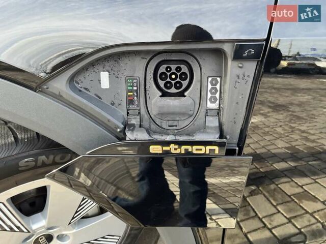 Черный Ауди E-Tron, объемом двигателя 0 л и пробегом 46 тыс. км за 33500 $, фото 31 на Automoto.ua