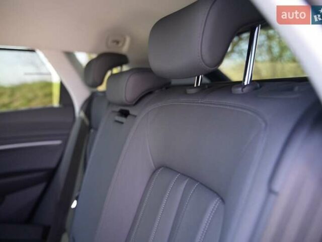 Чорний Ауді E-Tron, об'ємом двигуна 0 л та пробігом 47 тис. км за 32900 $, фото 27 на Automoto.ua