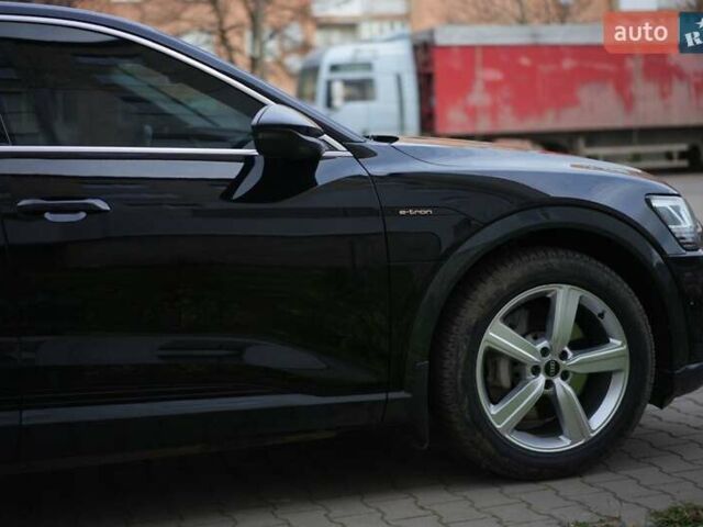Чорний Ауді E-Tron, об'ємом двигуна 0 л та пробігом 47 тис. км за 32900 $, фото 10 на Automoto.ua