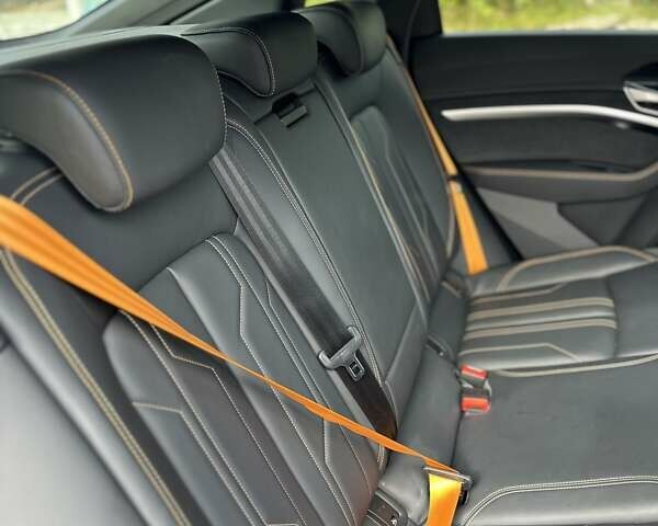 Черный Ауди E-Tron, объемом двигателя 0 л и пробегом 77 тыс. км за 43200 $, фото 17 на Automoto.ua
