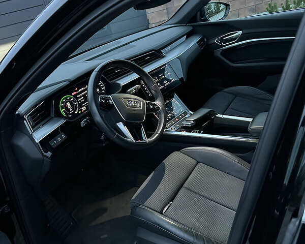 Черный Ауди E-Tron, объемом двигателя 0 л и пробегом 35 тыс. км за 41700 $, фото 14 на Automoto.ua