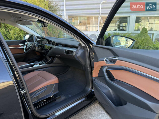 Чорний Ауді E-Tron, об'ємом двигуна 0 л та пробігом 79 тис. км за 29999 $, фото 45 на Automoto.ua