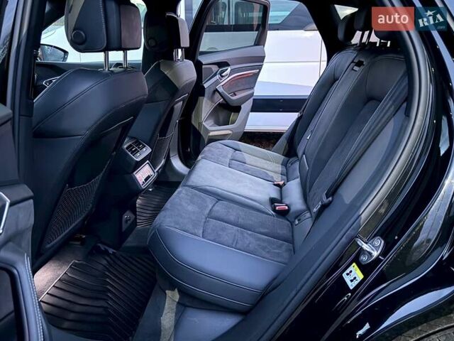Чорний Ауді E-Tron, об'ємом двигуна 0 л та пробігом 103 тис. км за 36600 $, фото 30 на Automoto.ua