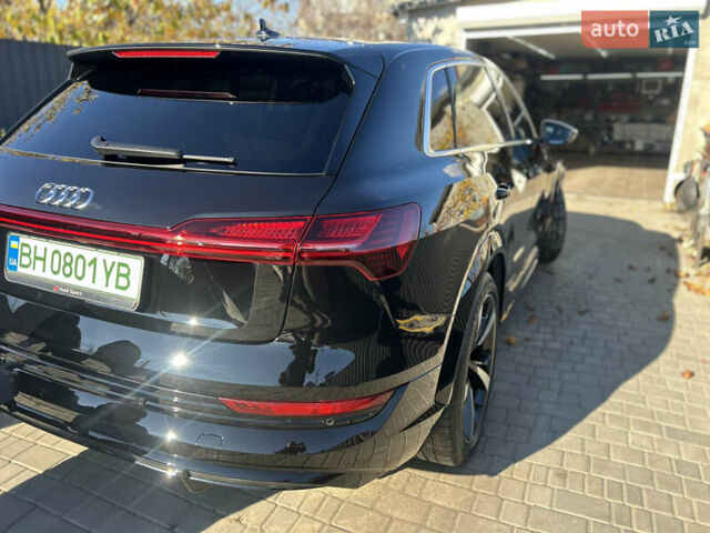 Чорний Ауді E-Tron, об'ємом двигуна 0 л та пробігом 57 тис. км за 41500 $, фото 31 на Automoto.ua