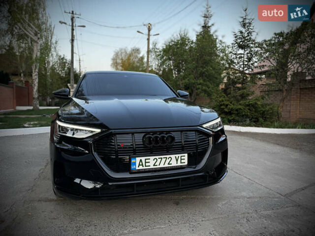 Черный Ауди E-Tron, объемом двигателя 0 л и пробегом 28 тыс. км за 39000 $, фото 11 на Automoto.ua