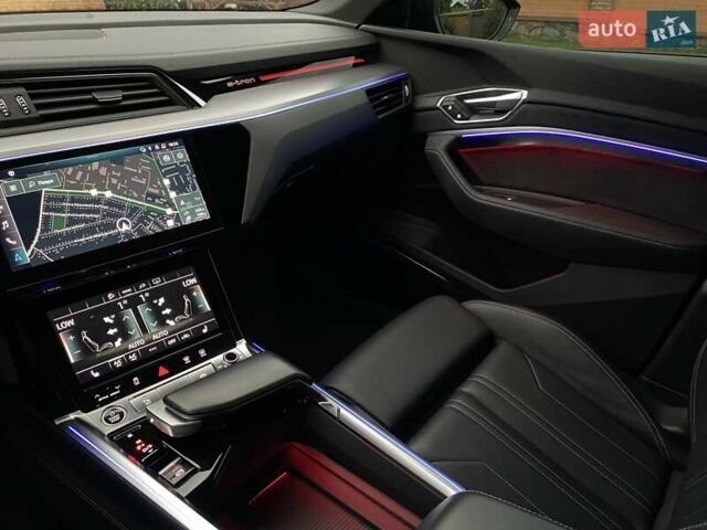 Черный Ауди E-Tron, объемом двигателя 0 л и пробегом 101 тыс. км за 38777 $, фото 44 на Automoto.ua