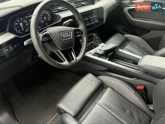 Чорний Ауді E-Tron, об'ємом двигуна 0 л та пробігом 89 тис. км за 35499 $, фото 26 на Automoto.ua