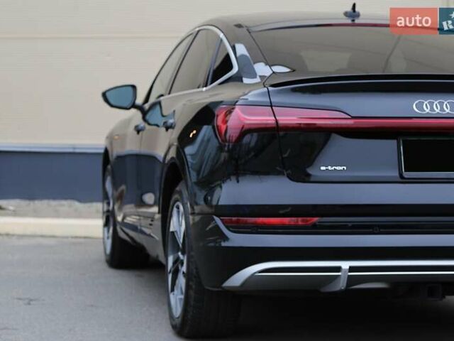 Чорний Ауді E-Tron, об'ємом двигуна 0 л та пробігом 78 тис. км за 43000 $, фото 7 на Automoto.ua