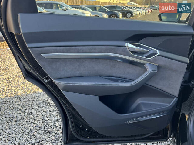 Черный Ауди E-Tron, объемом двигателя 0 л и пробегом 32 тыс. км за 47561 $, фото 32 на Automoto.ua