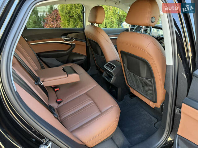 Чорний Ауді E-Tron, об'ємом двигуна 0 л та пробігом 79 тис. км за 29999 $, фото 50 на Automoto.ua