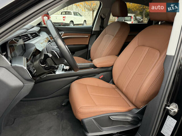 Черный Ауди E-Tron, объемом двигателя 0 л и пробегом 79 тыс. км за 29999 $, фото 49 на Automoto.ua