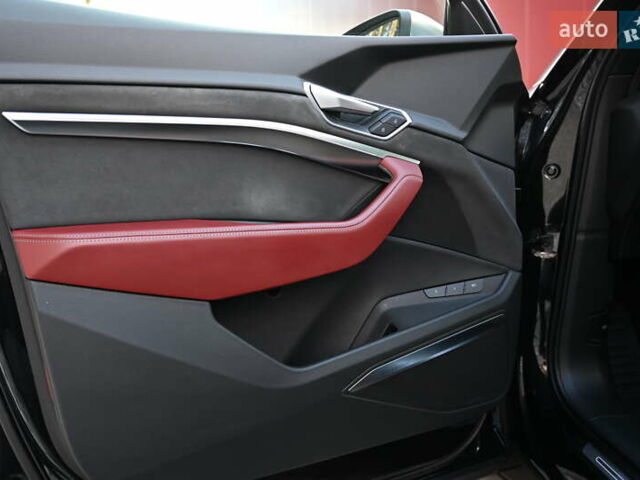 Черный Ауди E-Tron, объемом двигателя 0 л и пробегом 65 тыс. км за 44284 $, фото 9 на Automoto.ua