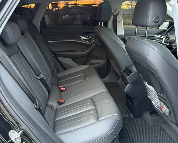 Черный Ауди E-Tron, объемом двигателя 0 л и пробегом 62 тыс. км за 36200 $, фото 30 на Automoto.ua