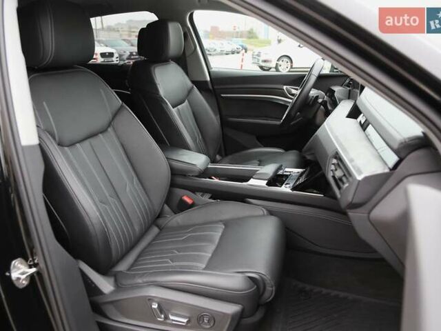 Чорний Ауді E-Tron, об'ємом двигуна 0 л та пробігом 78 тис. км за 43000 $, фото 11 на Automoto.ua