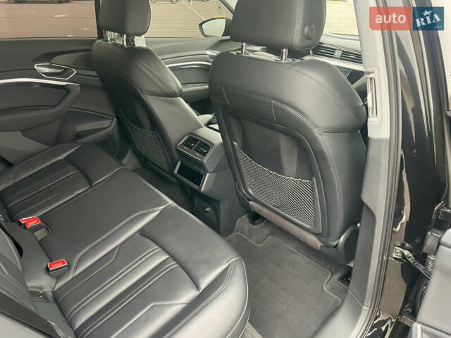 Черный Ауди E-Tron, объемом двигателя 0 л и пробегом 39 тыс. км за 39950 $, фото 43 на Automoto.ua